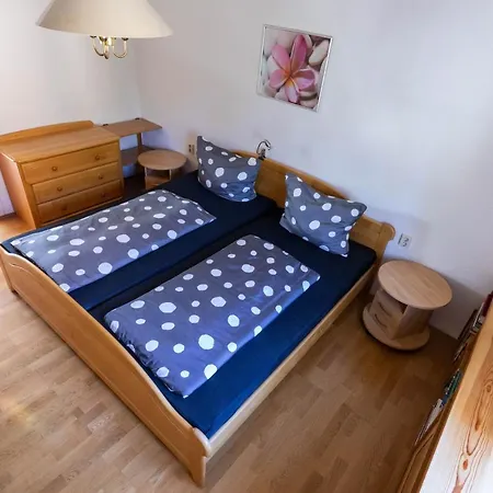 Theo 109 Apartment